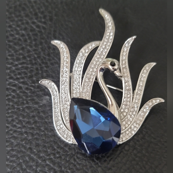 Jewelry - Swan Brooch, Blue & Clear Rhinestones- NWOT